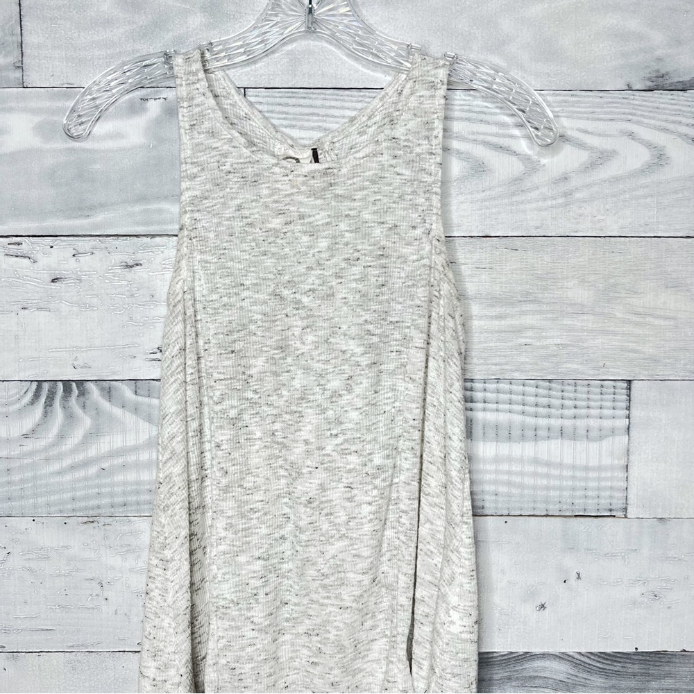 🍭 Akemi + Kim Lace Up Tank - Picture 4 of 8